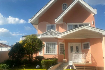 Casa à venda com 4 quartos, sendo 3 suítes, em Jardim Maia, Guarulhos, SP