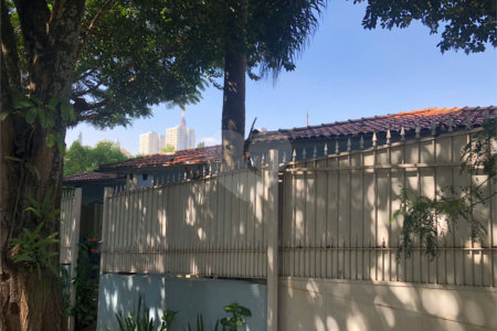 Casa Térrea à venda com 4 quartos, sendo 2 suítes, em Jardim das Bandeiras, São Paulo, SP