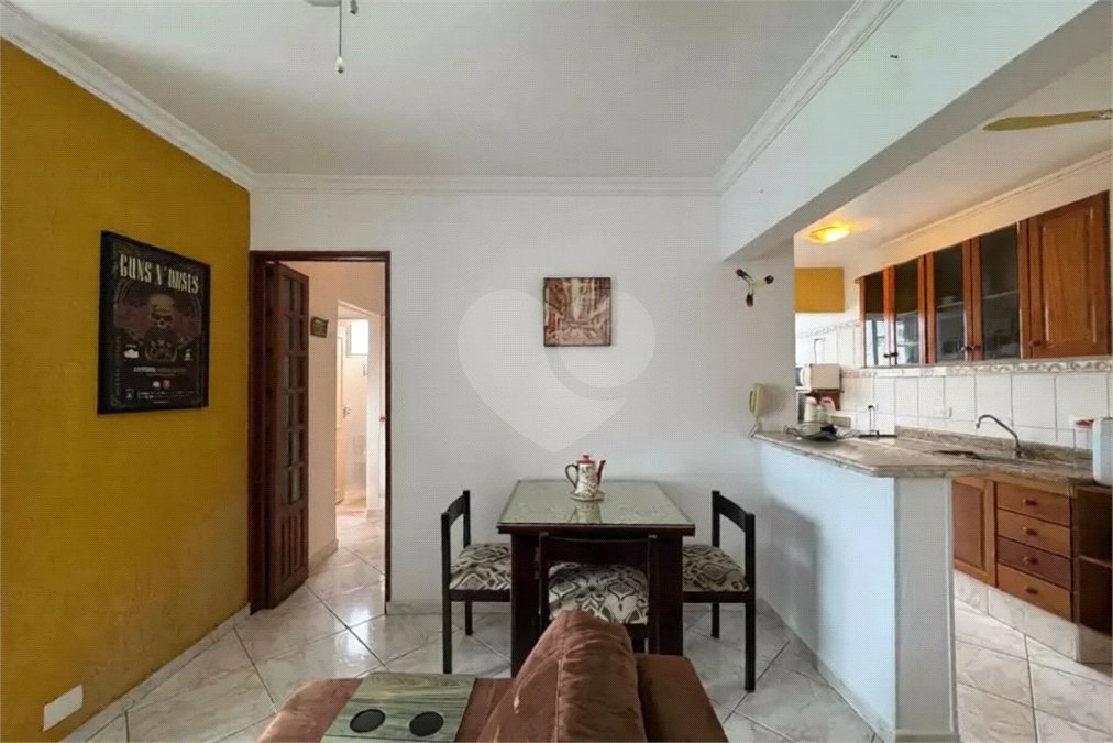 Apartamento à venda com 2 quartos em Pitangueiras, Guarujá, SP