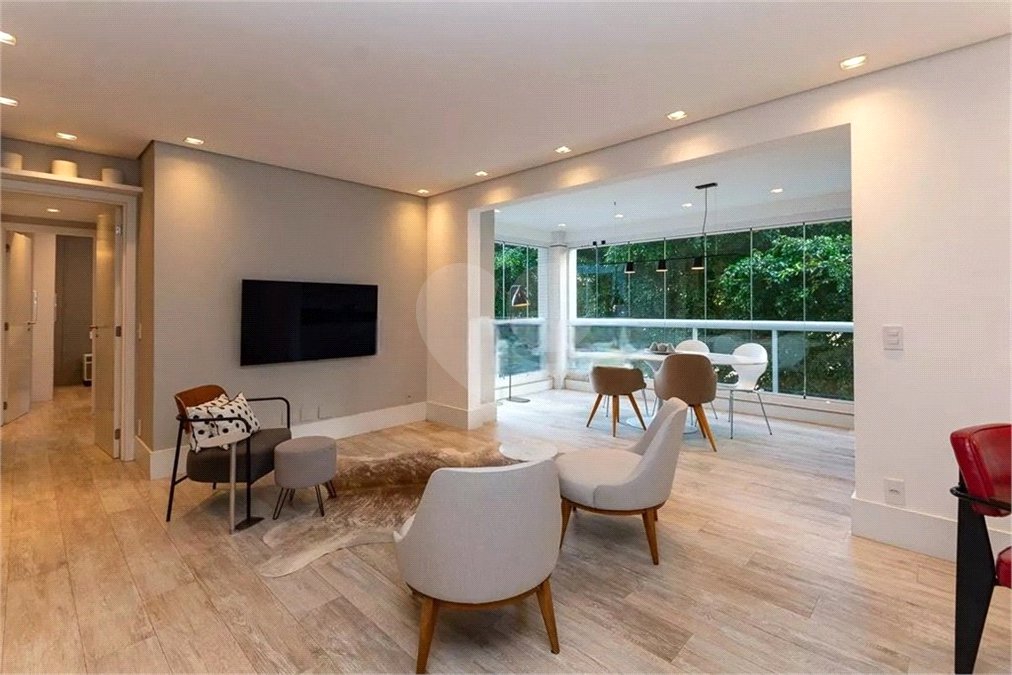 Apartamento à venda com 3 quartos, sendo 2 suítes, em Água Branca, São Paulo, SP
