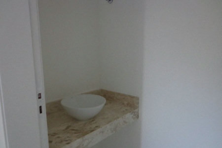 Casa à venda com 3 quartos, sendo 1 suíte, no condomínio Professor Teot?nio Monteiro de Barros Filho, São Paulo - SP