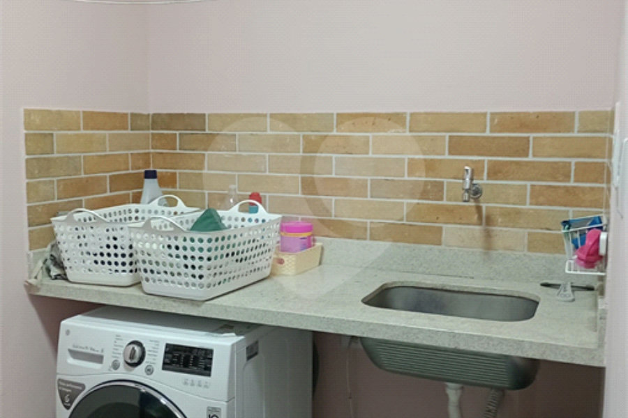 Sobrado à venda com 3 quartos, sendo 1 suíte,  em Jardim Guairaca, São Paulo, SP