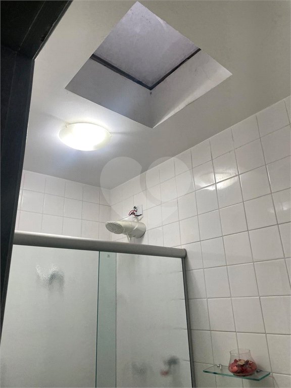 Casa à venda com 3 quartos, sendo 1 suíte, no condomínio Serranos, São Paulo - SP