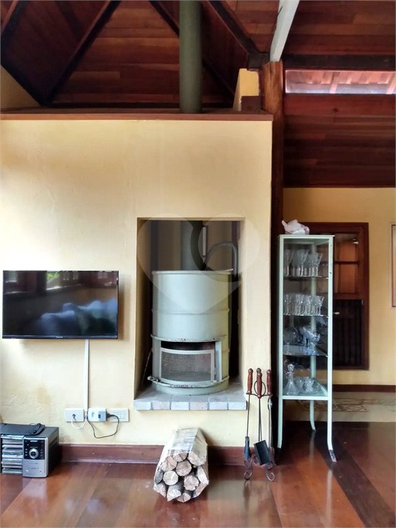Casa à venda com 3 quartos, sendo 1 suíte, no Centro, São Roque, SP
