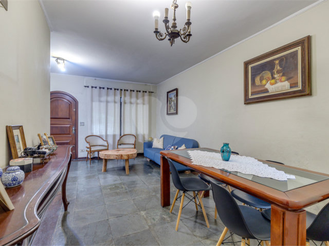 Casa à venda com 4 quartos, sendo 3 suítes,  em Alto da Boa Vista, São Paulo, SP