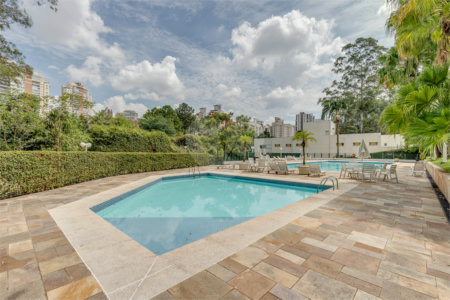 Casa à venda com 4 suítes no condomínio Granja do Morumbi, São Paulo - SP