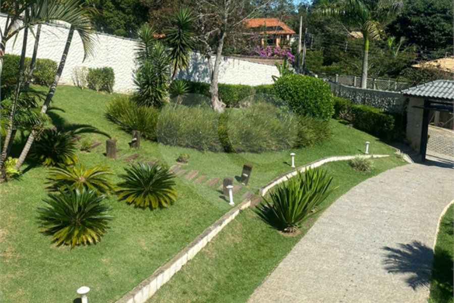Casa à venda com 5 quartos, sendo 4 suítes, no condomínio Lago do Imperador, Mairiporã - SP