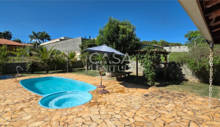 Casa em condomínio à venda ou para alugar com 3 quartos, sendo 1 suíte,  em Village da Serra, Araçoiaba da Serra, SP