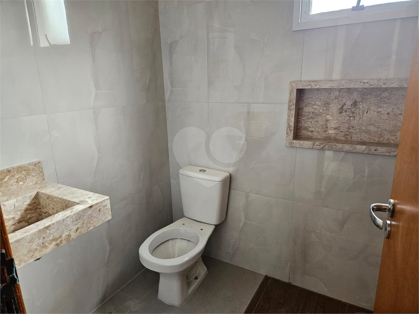 Sobrado à venda com 3 quartos, sendo 1 suíte, em Vila Romero, São Paulo, SP