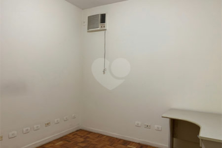 Sobrado à venda com 3 quartos em Cidade Monções, São Paulo, SP