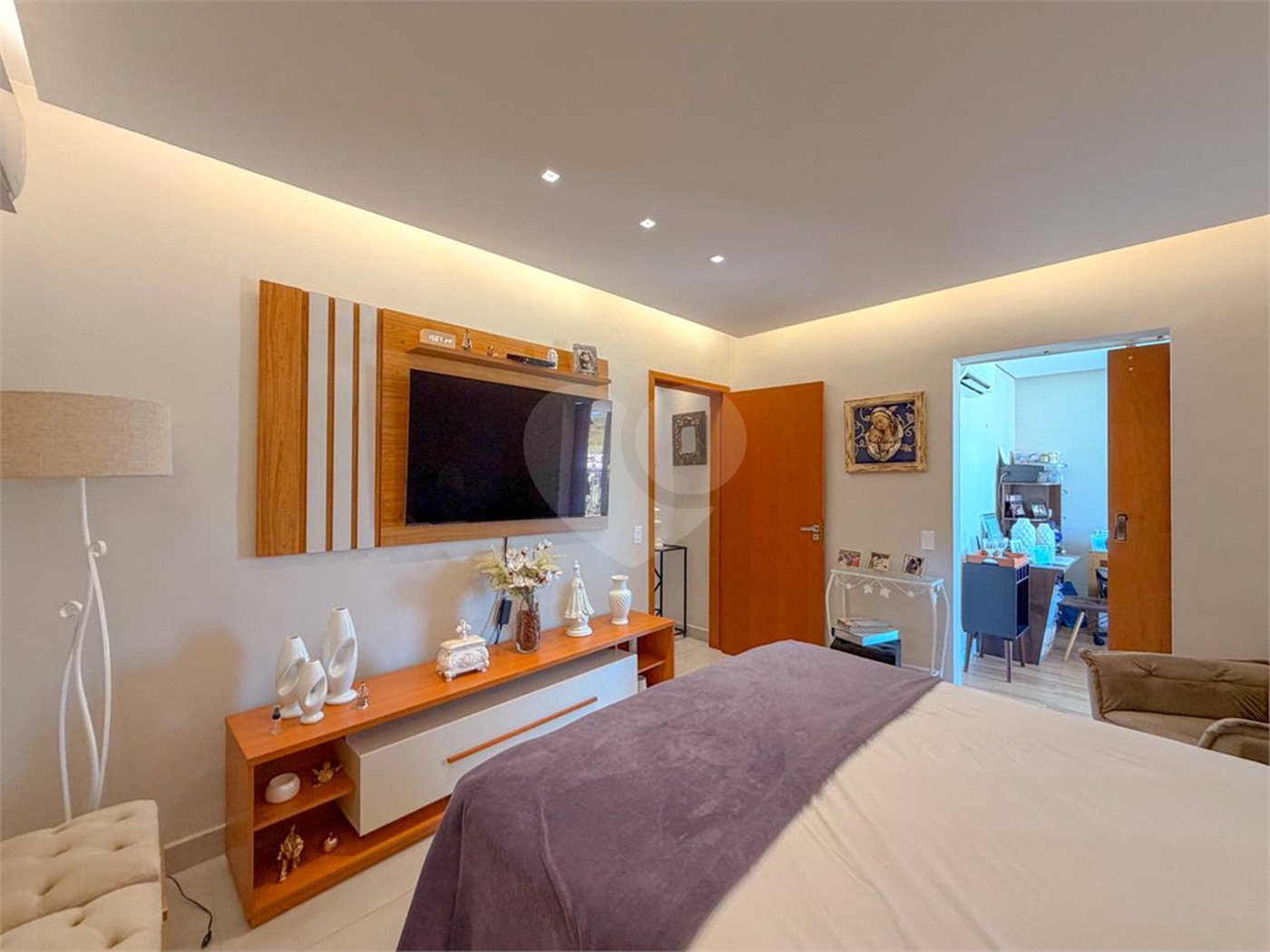 Casa à venda com 3 suítes no condomínio Figueira Garden, Atibaia - SP