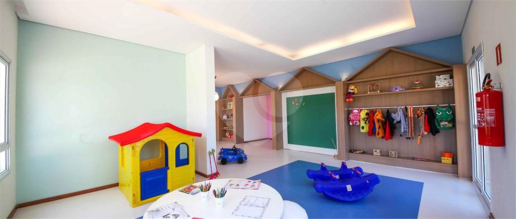 Apartamento à venda com 3 quartos, sendo 1 suíte,  em Vila Suissa, Mogi das Cruzes, SP