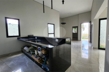 Casa à venda com 3 quartos, sendo 1 suíte, em Parque Atlanta, Araraquara, SP