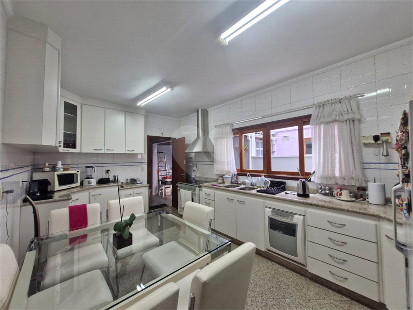Casa à venda com 3 suítes no condomínio Residencial Jardim França, São Paulo - SP
