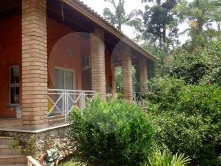 Sobrado à venda com 4 quartos, sendo 2 suítes, em Alpes da Cantareira, Mairiporã, SP