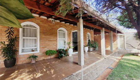 Casa Térrea à venda com 3 quartos, sendo 1 suíte,  no Centro, Indaiatuba, SP
