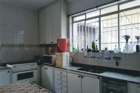 Casa à venda com 3 quartos, sendo 1 suíte, em Santo Amaro, São Paulo, SP
