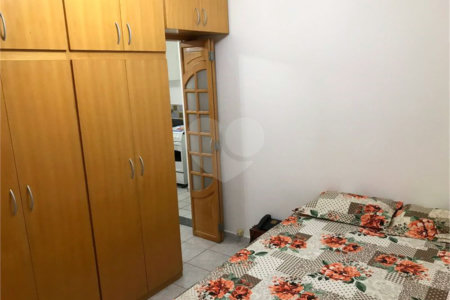 Apartamento mobiliado de 32m2 com 1 dormitório e 1 vaga para locação na Santa Cecília