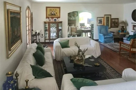 Casa à venda com 4 quartos, sendo 2 suítes, no condomínio Comendador Elias Jafet, São Paulo - SP