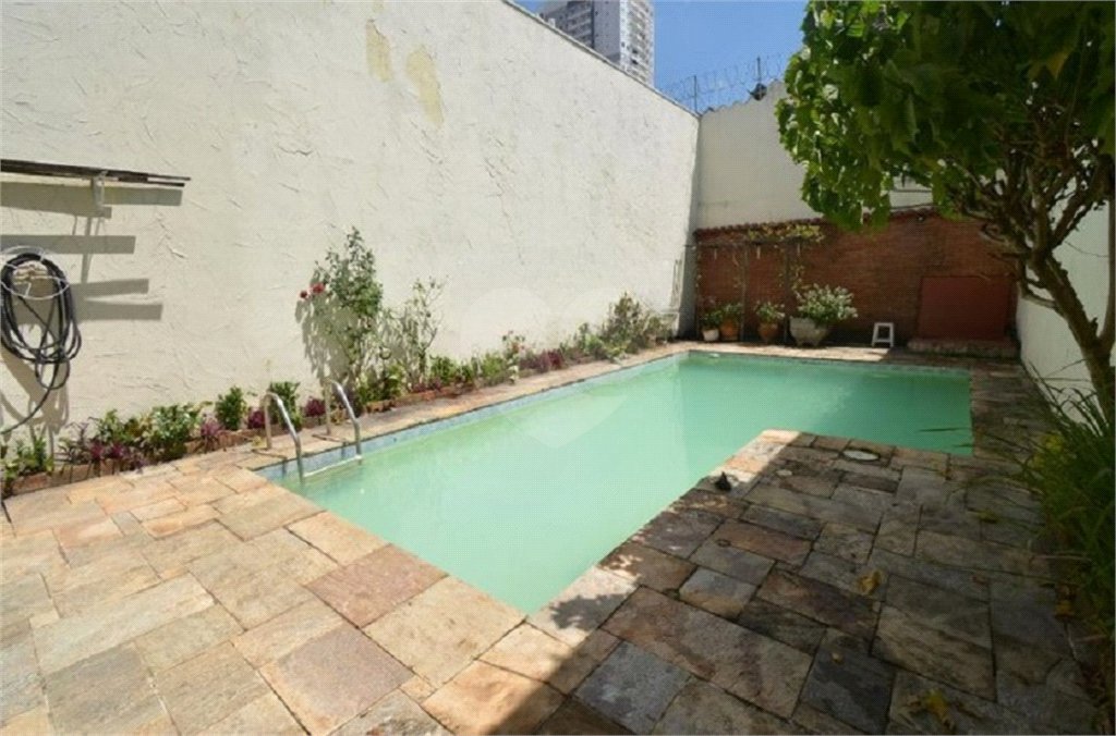 Casa à venda com 5 quartos, sendo 2 suítes, em Vila Galvão, Guarulhos, SP