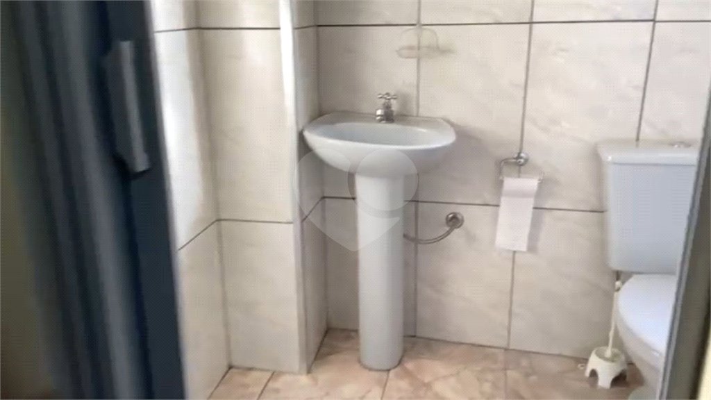 Casa à venda com 3 quartos, sendo 1 suíte,  no Centro, Salto, SP