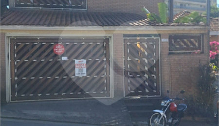 Sobrado para alugar com 4 quartos, sendo 3 suítes,  em Vila Nivi, São Paulo, SP
