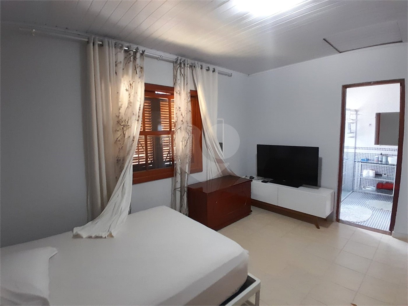 Casa à venda com 3 quartos, sendo 2 suítes,  no condomínio Alpes da Cantareira, Mairiporã - SP