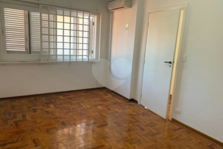 Casa à venda com 4 quartos, sendo 2 suítes, em Brooklin, São Paulo, SP