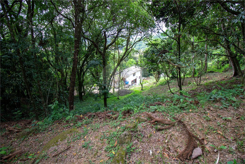 Chácara à venda com 4 quartos, sendo 2 suítes, em Vila Santa Rita, São Roque, SP