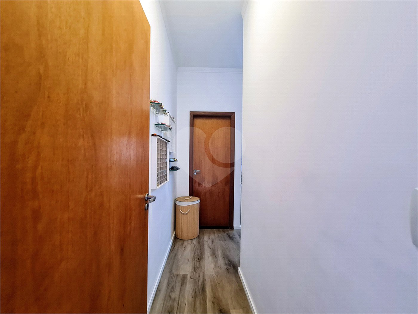 Casa à venda com 3 quartos, sendo 1 suíte, no condomínio Horto Florestal Iii, Sorocaba - SP