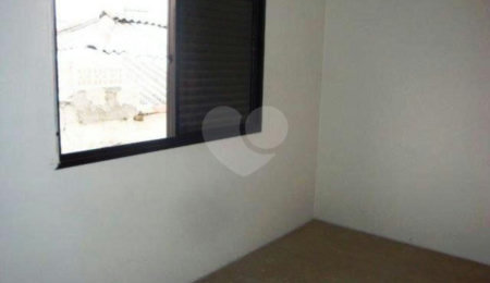 Sobrado à venda com 3 quartos, sendo 1 suíte,  em Vila Constança, São Paulo, SP