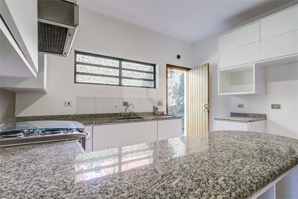 Casa Térrea à venda com 4 quartos, sendo 1 suíte, em Jardim Marajoara, São Paulo, SP