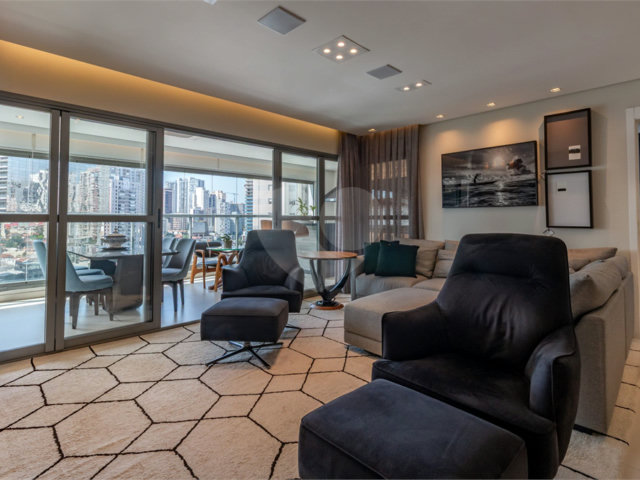 Apartamento à venda com 3 suítes em Brooklin, São Paulo, SP
