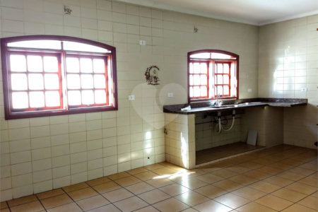 Sobrado à venda com 5 quartos, sendo 1 suíte, em Vila Esperia Ou Giglio, Atibaia, SP