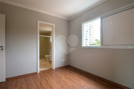Apartamento à venda com 3 quartos, sendo 1 suíte, em Panamby, São Paulo, SP