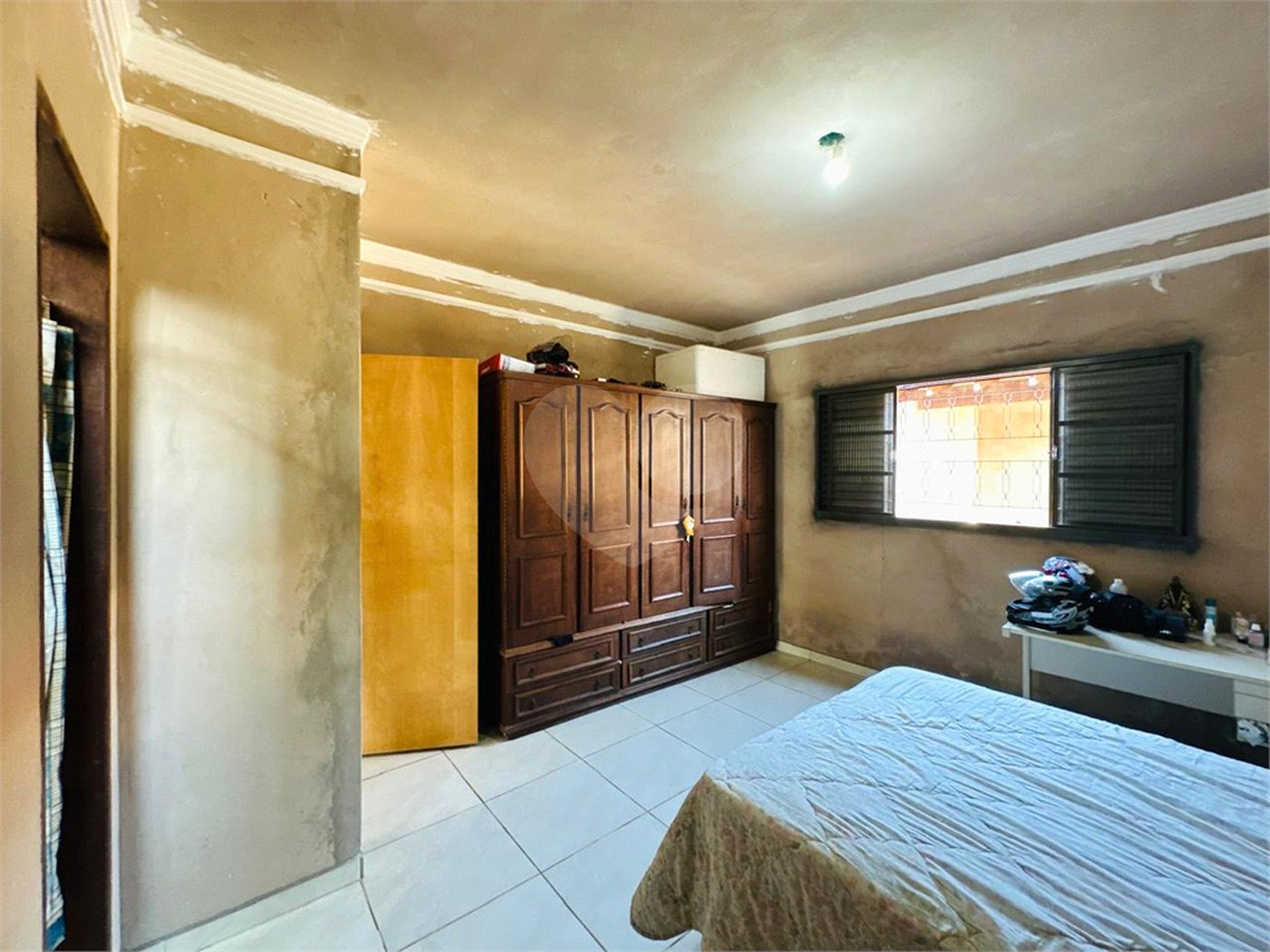 Casa á venda, com 03 Dormitórios, em São Carlos.