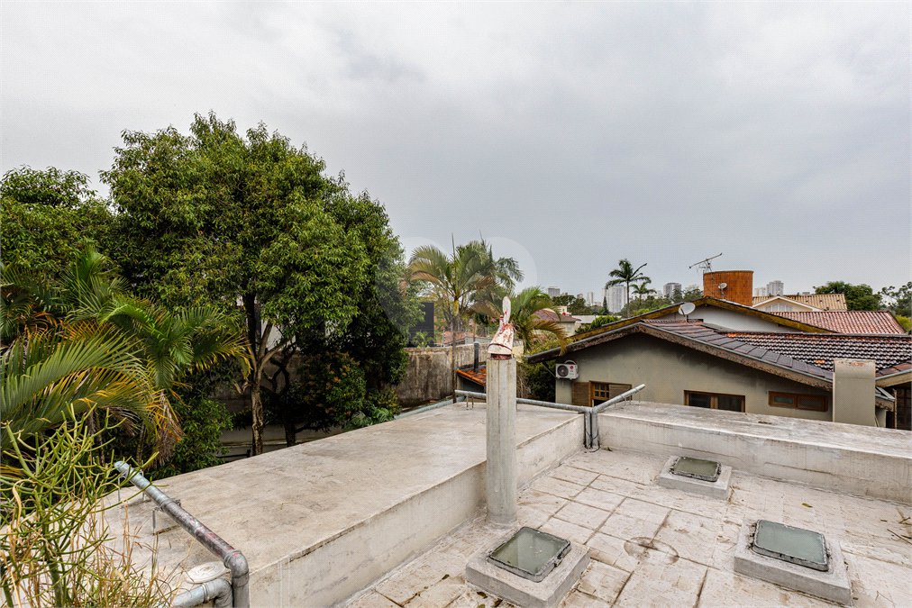 Casa de Vila à venda ou para alugar com 4 quartos, sendo 1 suíte, em Granja Julieta, São Paulo, SP