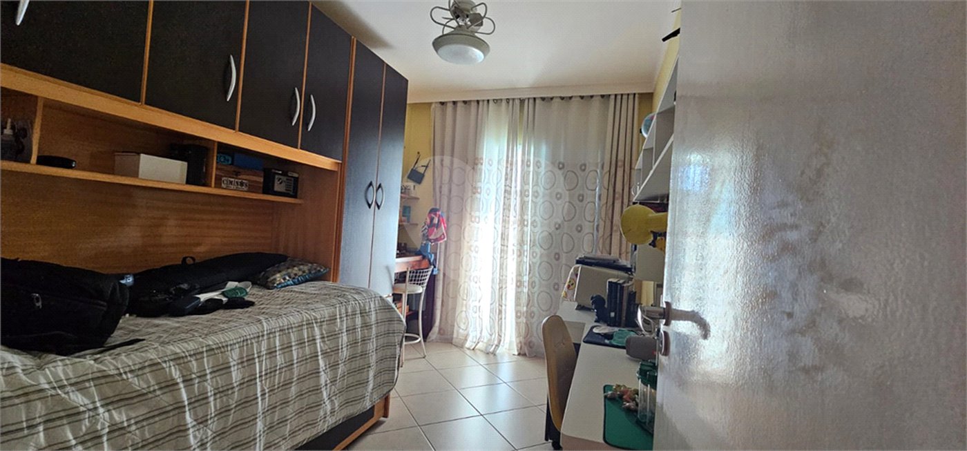 Sobrado à venda com 3 quartos, sendo 1 suíte,  em Vila Regente Feijó, São Paulo, SP
