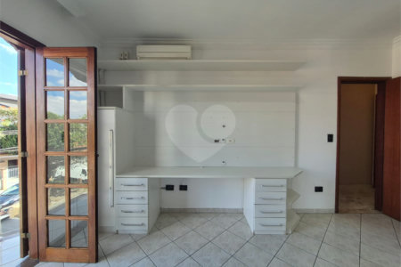 Sobrado à venda com 3 quartos, sendo 1 suíte,  em Vila Fiat Lux, São Paulo, SP
