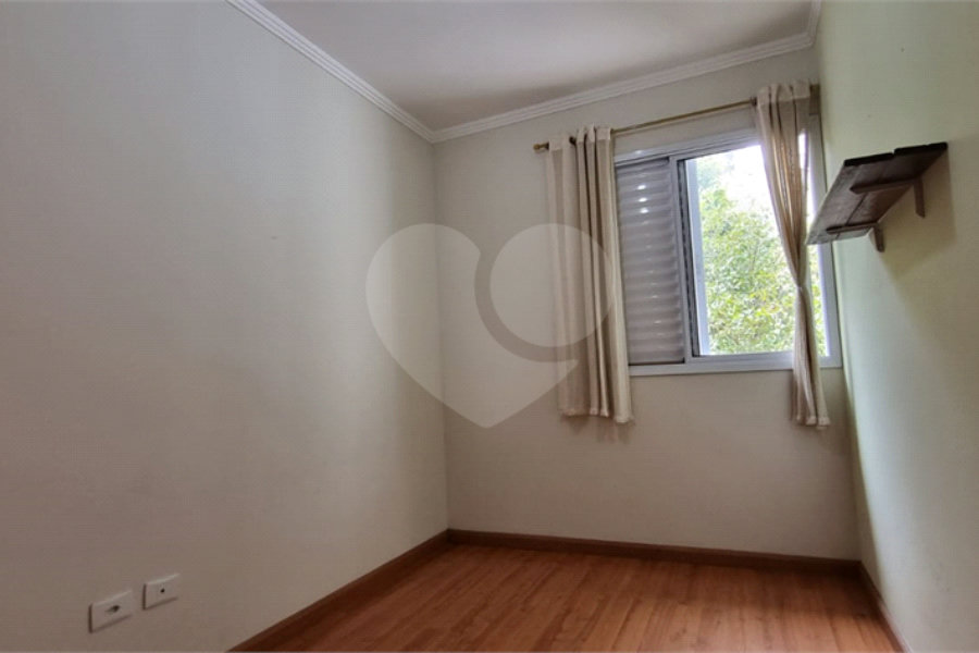 Casa à venda com 3 quartos, sendo 1 suíte, no condomínio Residencial Açaí, São Paulo - SP