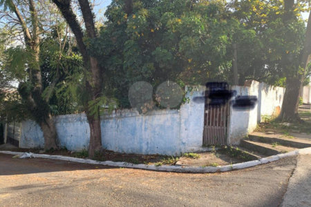Terreno à venda com 2 quartos em Vila Nivi, São Paulo, SP