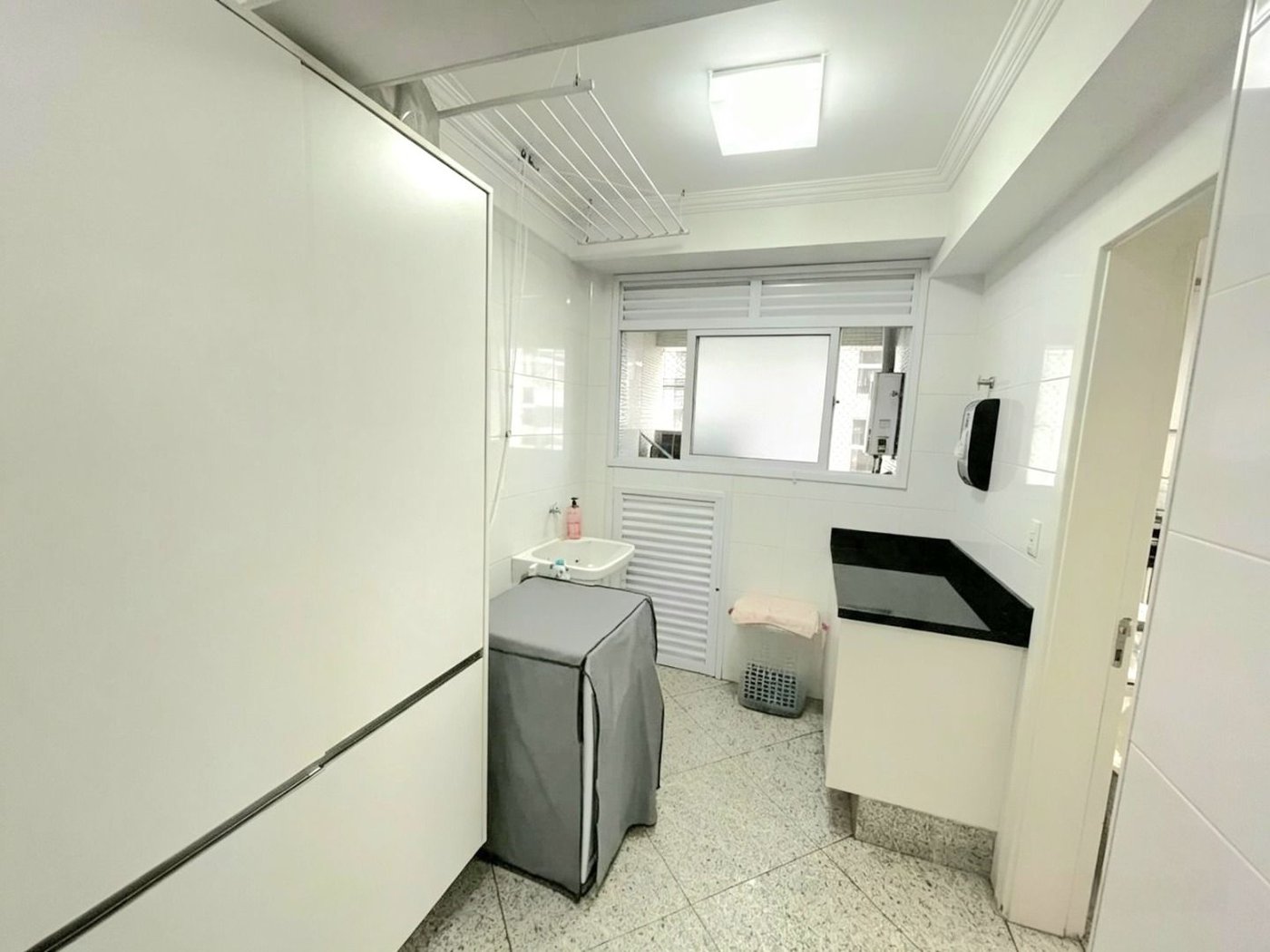 Apartamento com 3 dormitórios à venda, 191 m² por R$ 2.995.000,00 - Embaré - Santos/SP