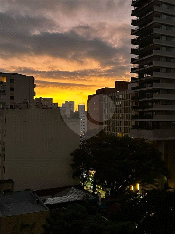 Apartamento à venda com 2 quartos, sendo 1 suíte,  em Cerqueira César, São Paulo, SP