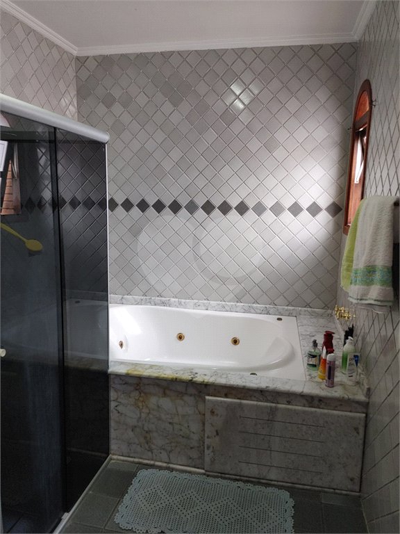 Casa à venda com 4 quartos, sendo 2 suítes, em Parque dos Príncipes, São Paulo, SP