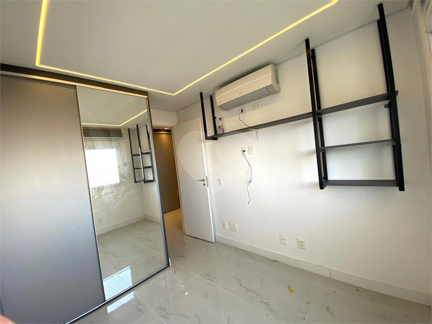 Apartamento à venda com 2 quartos, sendo 1 suíte,  em Jardim Caboré, São Paulo, SP
