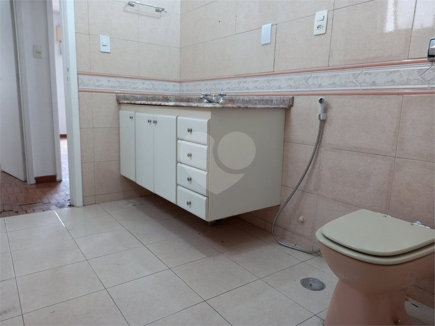 Apartamento à venda com 3 quartos, sendo 1 suíte, em Pinheiros, São Paulo, SP