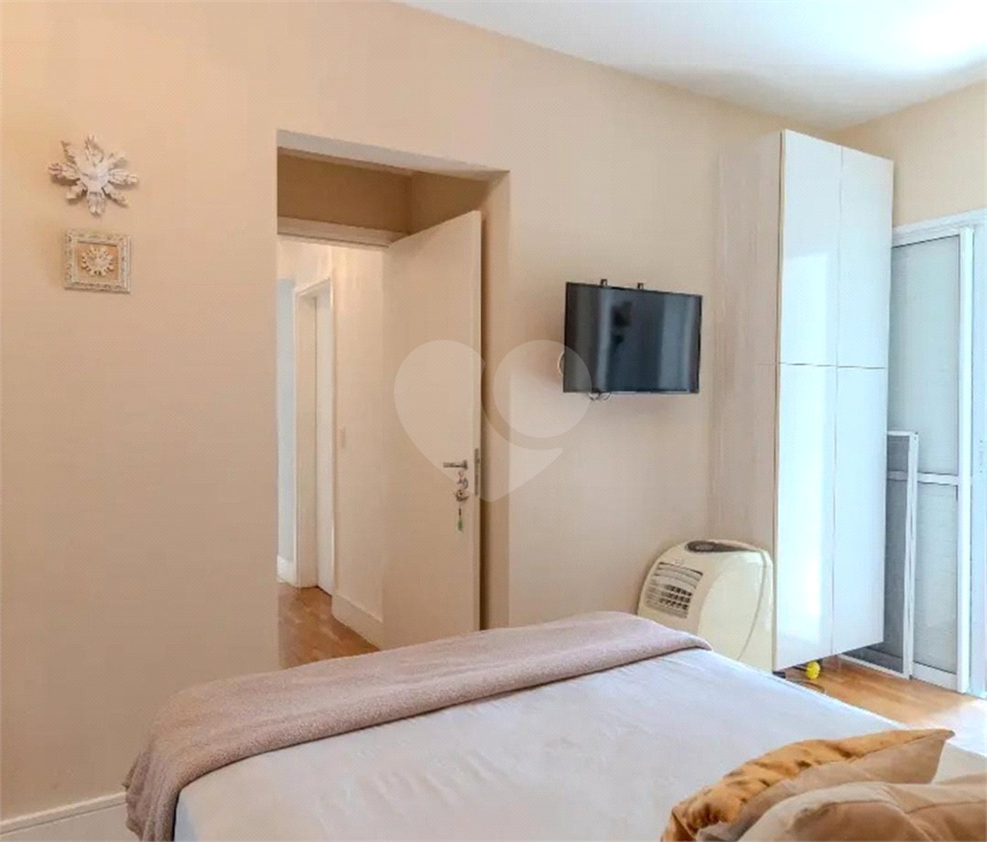 Apartamento à venda com 2 quartos, sendo 1 suíte, em Alto da Boa Vista, São Paulo, SP