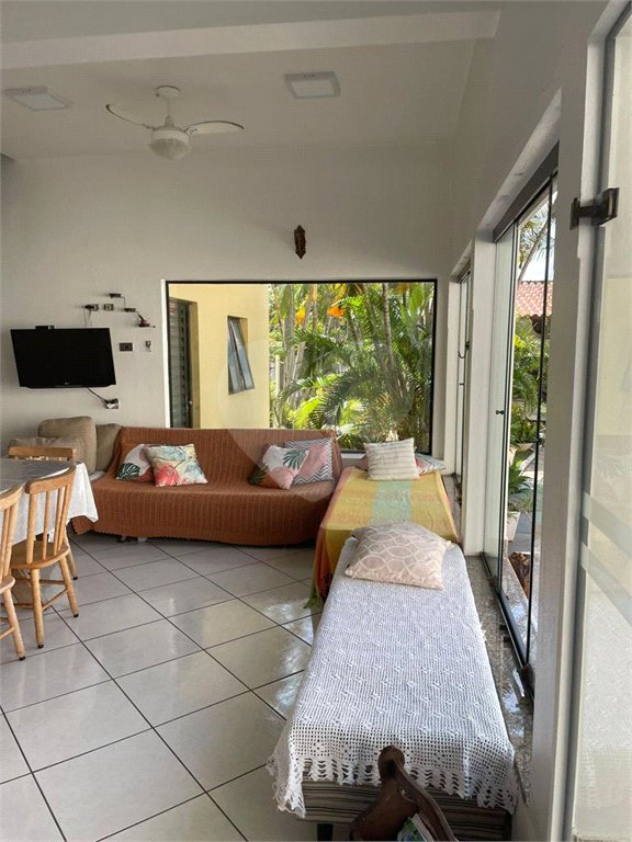 Casa à venda ou para alugar com 5 quartos, sendo 1 suíte, no condomínio Zuleika Jabour, Salto - SP