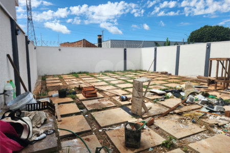 Casa à venda com 3 quartos, sendo 2 suítes, no condomínio Sollares, Araraquara - SP
