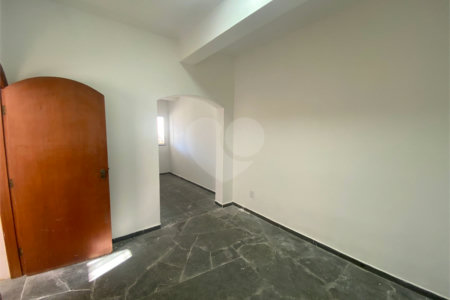 Casa à venda com 4 quartos, sendo 2 suítes,  em Jardim do Lago, Atibaia, SP